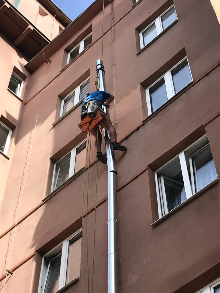 Wymiana rur spustowych, ul. Ptasia