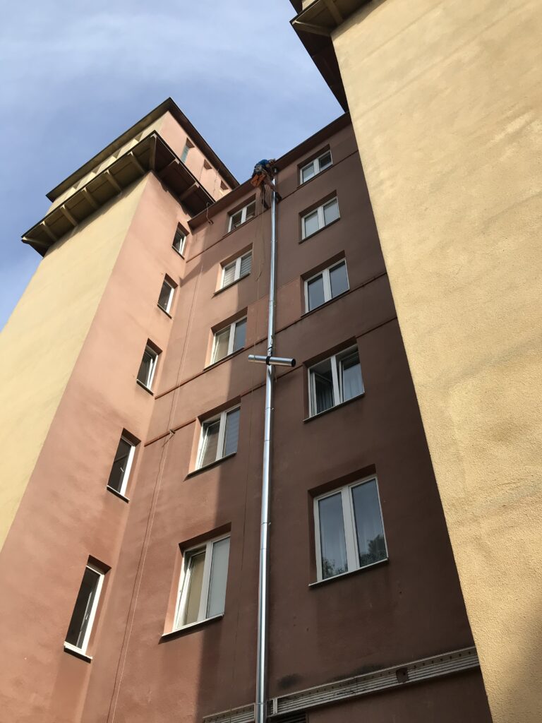 Wymiana rur spustowych, ul. Ptasia